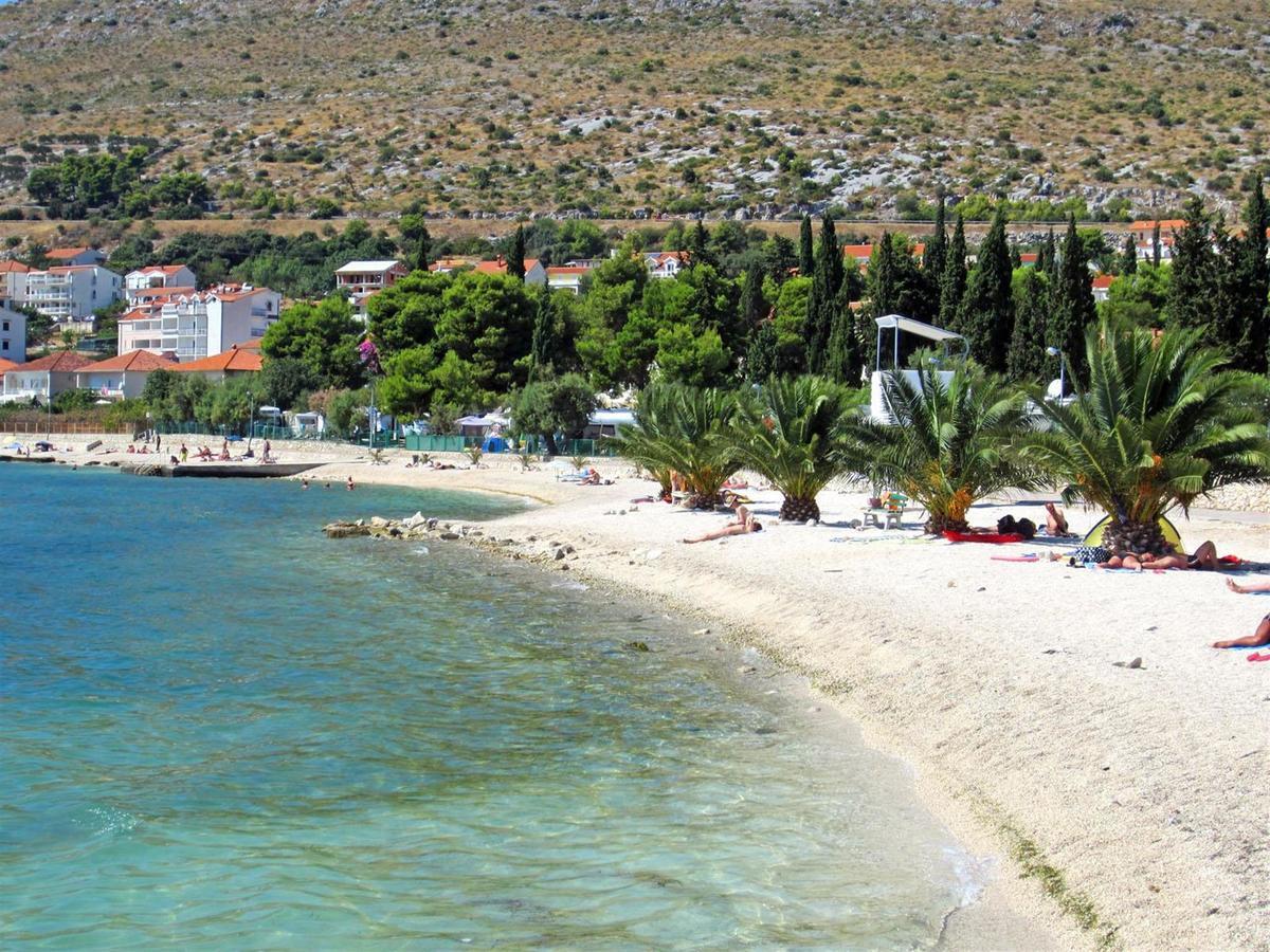 Kaja - Right Next To The Beach Trogir Exterior photo