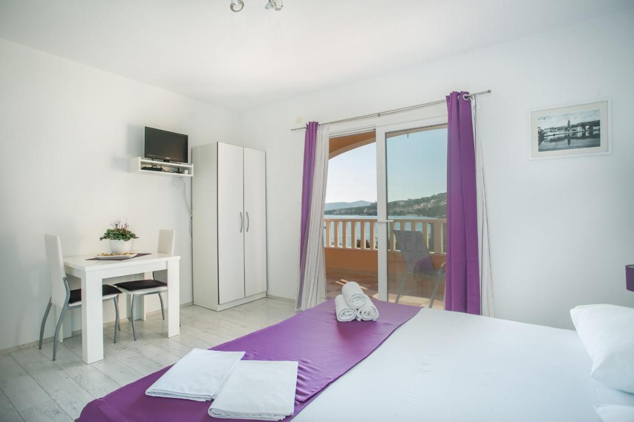 Kaja - Right Next To The Beach Trogir Exterior photo