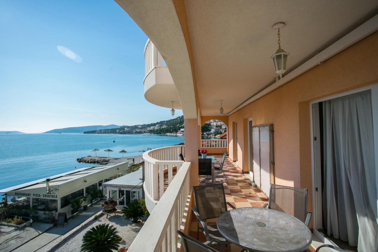 Kaja - Right Next To The Beach Trogir Exterior photo