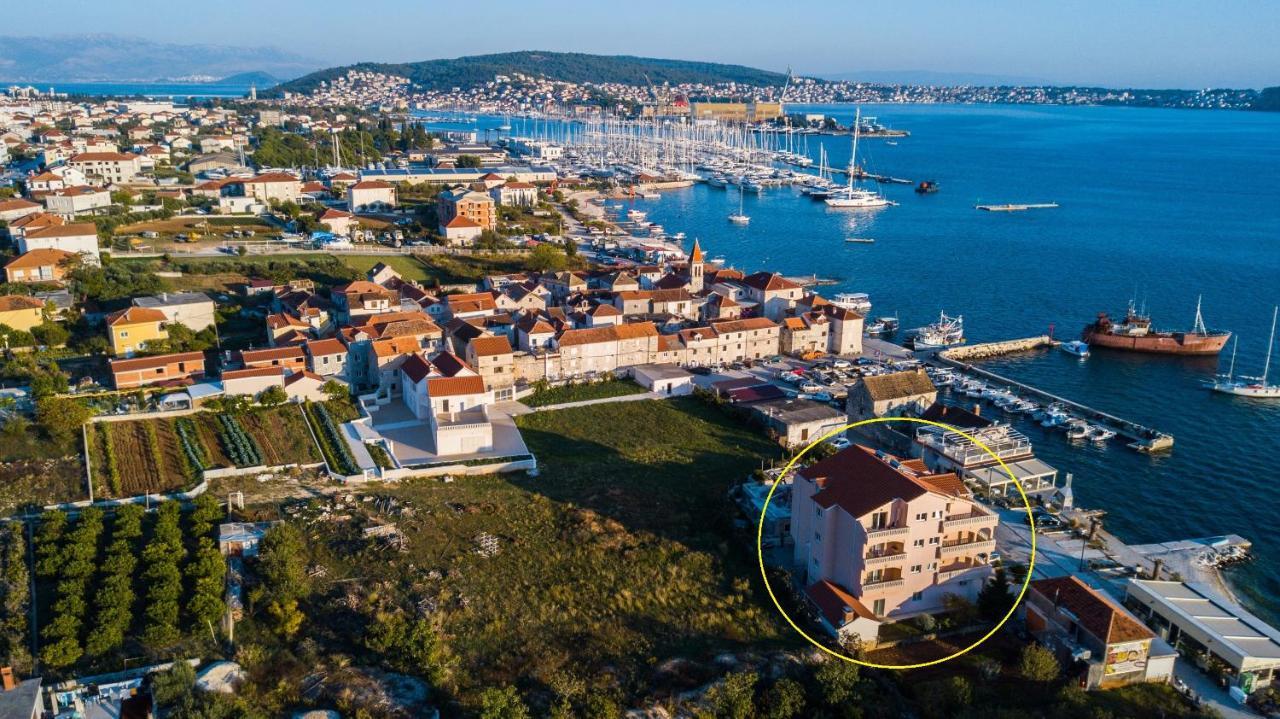 Kaja - Right Next To The Beach Trogir Exterior photo