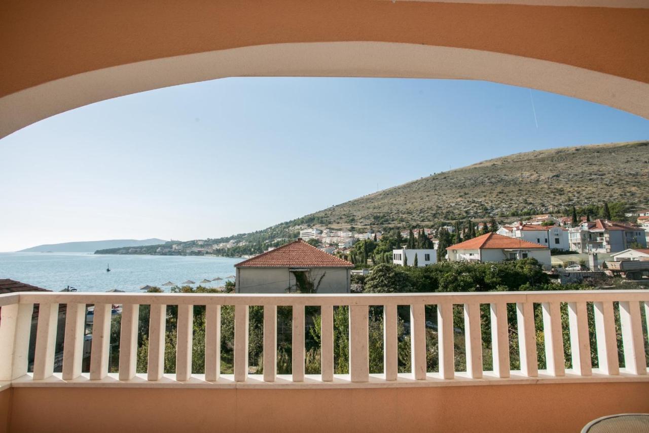 Kaja - Right Next To The Beach Trogir Exterior photo