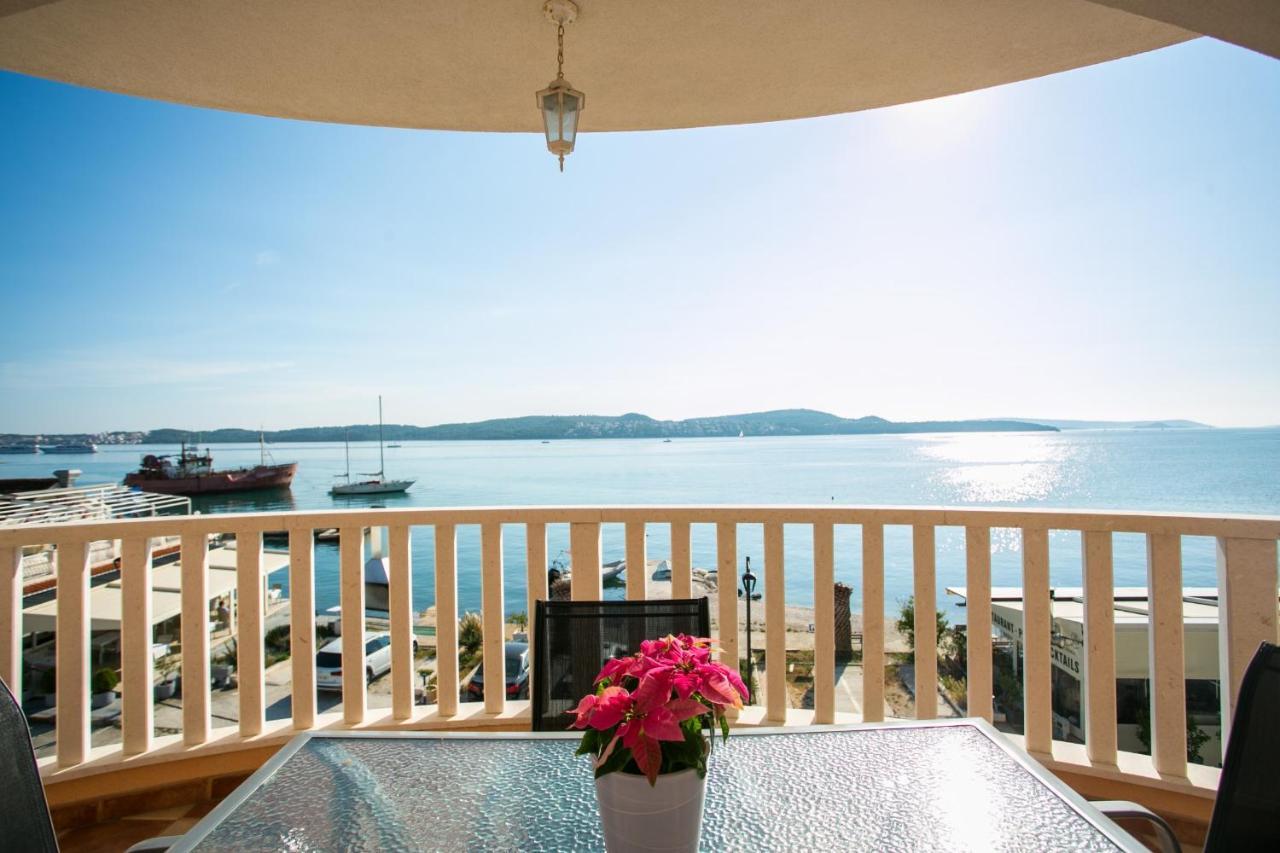 Kaja - Right Next To The Beach Trogir Exterior photo