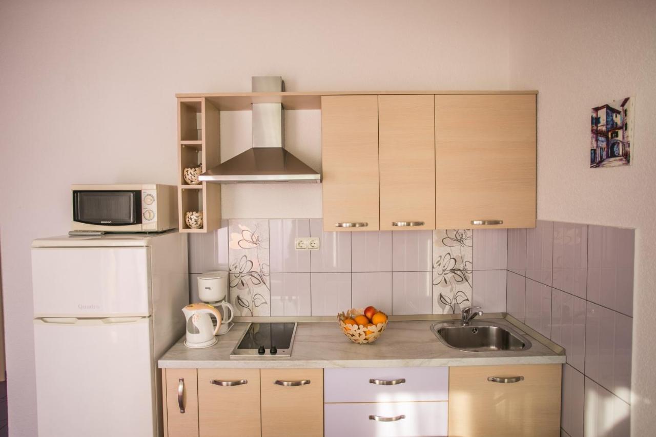 Kaja - Right Next To The Beach Trogir Exterior photo