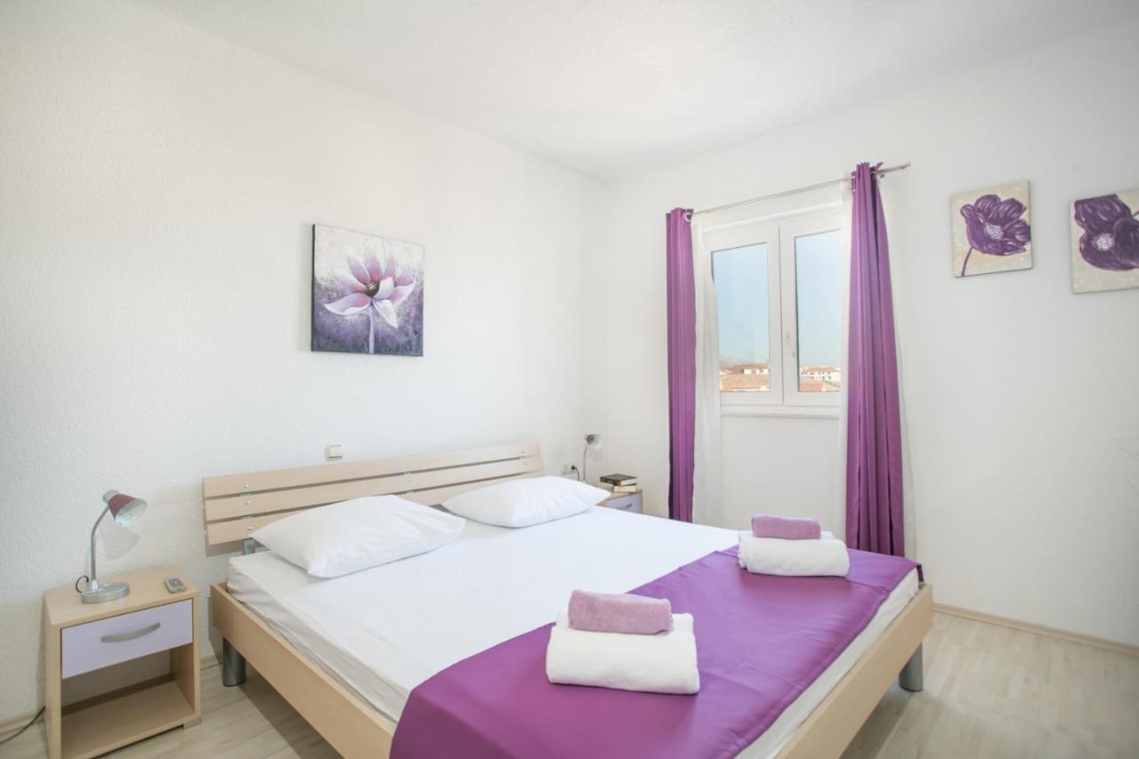 Kaja - Right Next To The Beach Trogir Exterior photo
