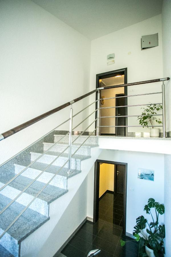 Kaja - Right Next To The Beach Trogir Exterior photo