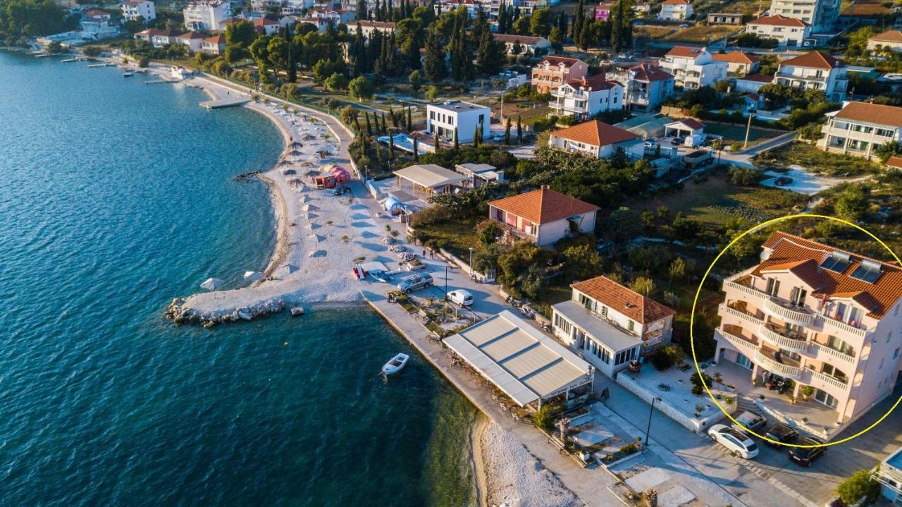 Kaja - Right Next To The Beach Trogir Exterior photo